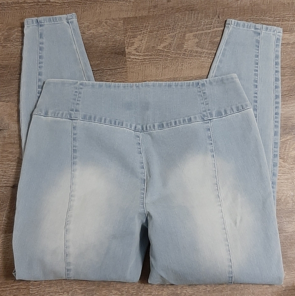 G by Giuliana Jeans Pull On Stretch Women's Jeans Size 14 No pockets Light Blue - Picture 4 of 6